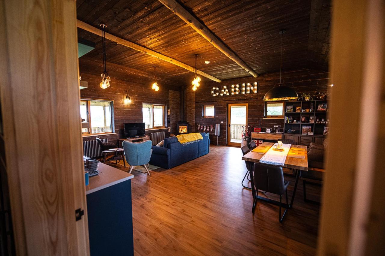 Luxury Log Cabin With A Hot Tub Stone  外观 照片