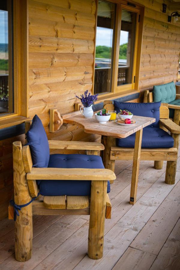 Luxury Log Cabin With A Hot Tub Stone  外观 照片